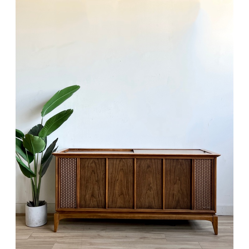 Vintage Mid Century Record Player Console / Credenza